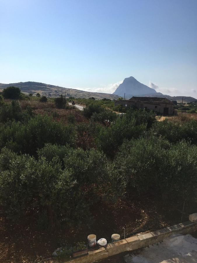 Terra Di Suli Lägenhet Custonaci Exteriör bild